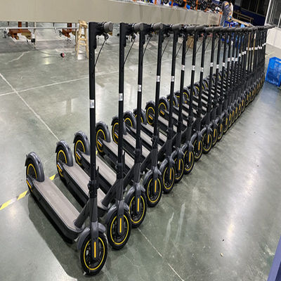 สกู๊ตเตอร์ไฟฟ้าอลูมิเนียม 21 กม. / ชม. สกู๊ตเตอร์ 2 ล้อสำหรับผู้ใหญ่ 10 นิ้ว